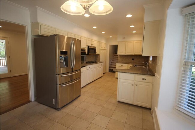 1735 Moonstone Ct in Decatur, GA - Building Photo - Building Photo