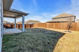 1624 Briar Hunt Dr in Heartland, TX - Building Photo - Building Photo