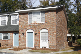 Savan Pointe Townhomes East & West in Savannah, GA - Building Photo - Building Photo