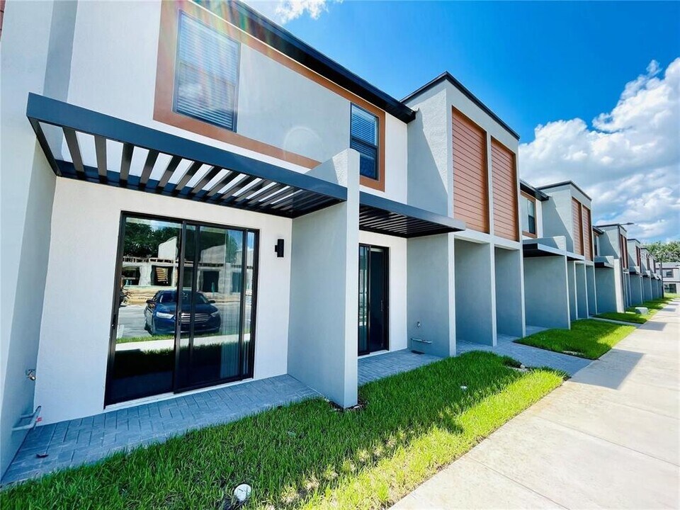 3242 Sustainable Wy in Kissimmee, FL - Building Photo