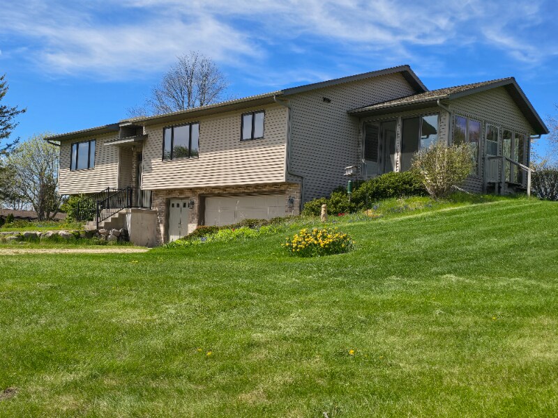 402 Clark St in Lodi, WI - Building Photo