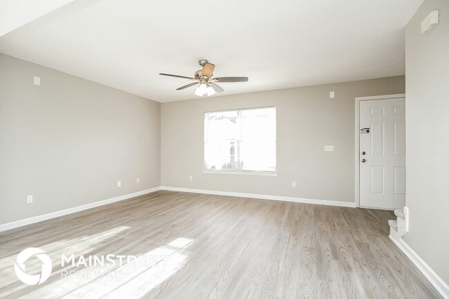 969 Evie Ann Ln in La Vergne, TN - Foto de edificio - Building Photo