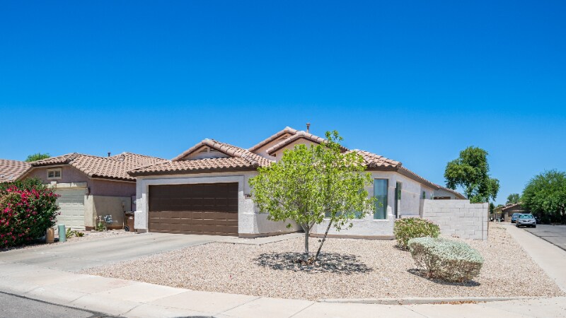 3148 W Allens Peak Dr in San Tan Valley, AZ - Foto de edificio