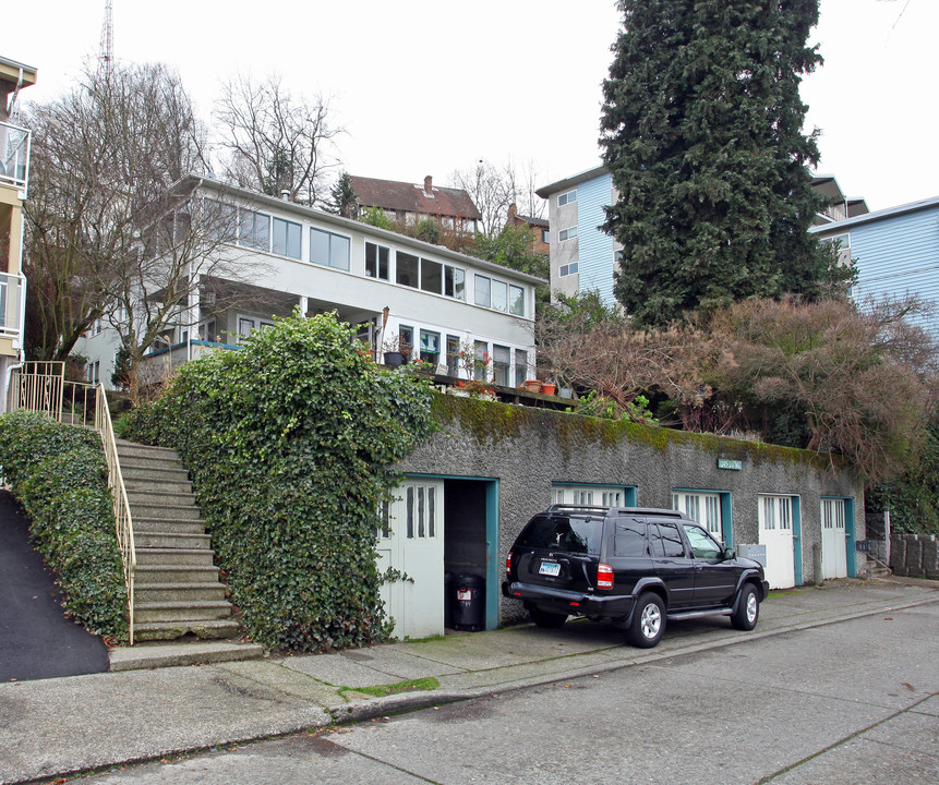 1249 5th Ave N in Seattle, WA - Foto de edificio