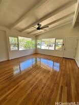 1360 Ala Aolani St in Honolulu, HI - Building Photo