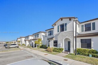 10013 SW 228th Terrace in Miami, FL - Building Photo - Building Photo