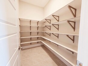 5103 Slatestone St in Las Vegas, NV - Foto de edificio - Building Photo