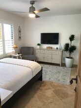 575 Webster Dr in Martinez, CA - Building Photo - Building Photo
