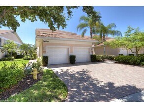5620 Sherborn Dr in Naples, FL - Building Photo - Building Photo