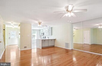10284 Arizona Cir in Bethesda, MD - Building Photo - Building Photo