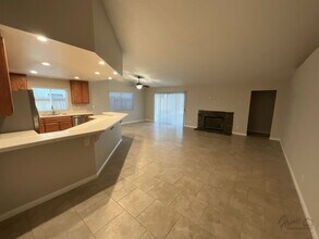 615 Sunset Ct in San Marcos, CA - Building Photo - Building Photo