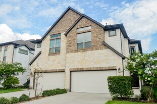 1555 Rustling Creek Dr in Missouri City, TX - Building Photo