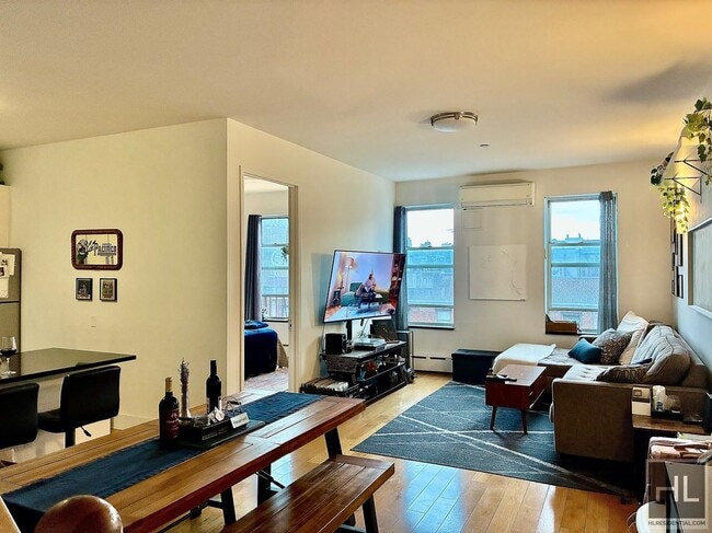 34 STREET, Unit 1D in Queens, NY - Foto de edificio - Building Photo
