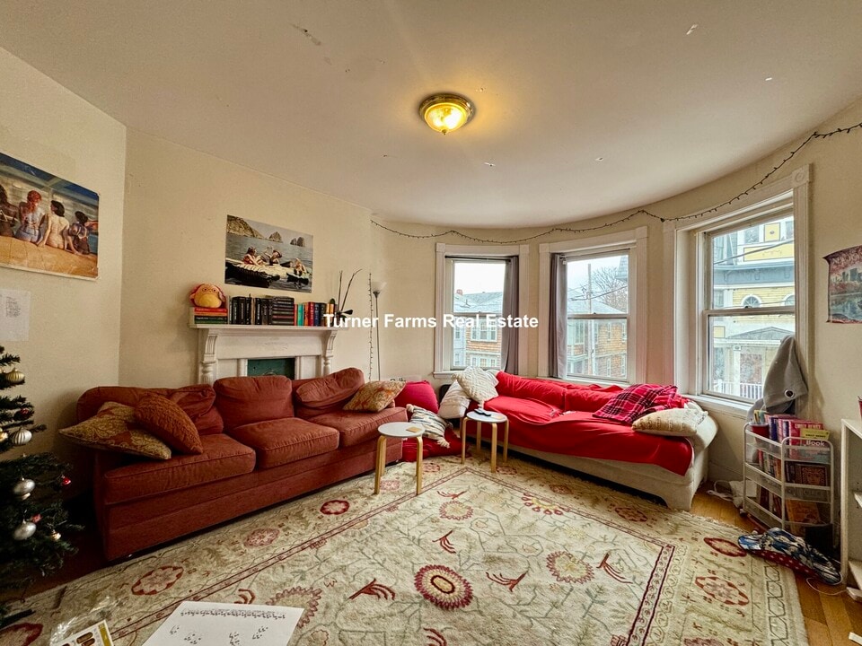 71 Pontiac St, Unit 2 in Boston, MA - Building Photo