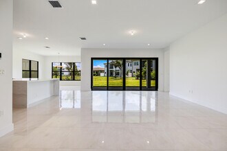 9451 Riverside Pk Dr in Boca Raton, FL - Building Photo - Building Photo