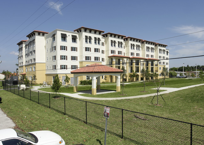 Lil’ Abner Apartments I in Miami, FL - Building Photo - Building Photo