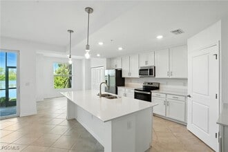 14281 Heritage Landing Blvd in Punta Gorda, FL - Building Photo - Building Photo