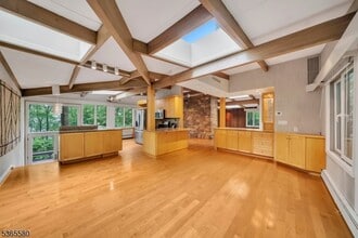 37 Lenape Dr in Montville, NJ - Building Photo - Building Photo