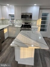 404 Abbott Rd in Hatboro, PA - Foto de edificio - Building Photo