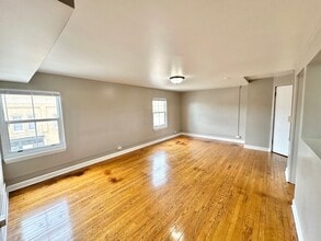 104 E Sumner St in Harvard, IL - Building Photo - Building Photo