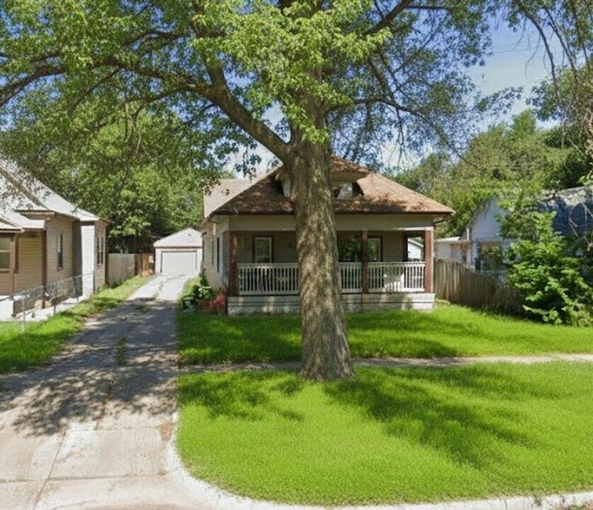 1841 S Main St in Wichita, KS - Building Photo