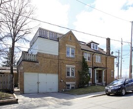 559 Broadview Ave in Toronto, ON - Building Photo - Building Photo