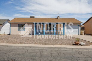 9254 W Pineveta Dr in Arizona City, AZ - Building Photo