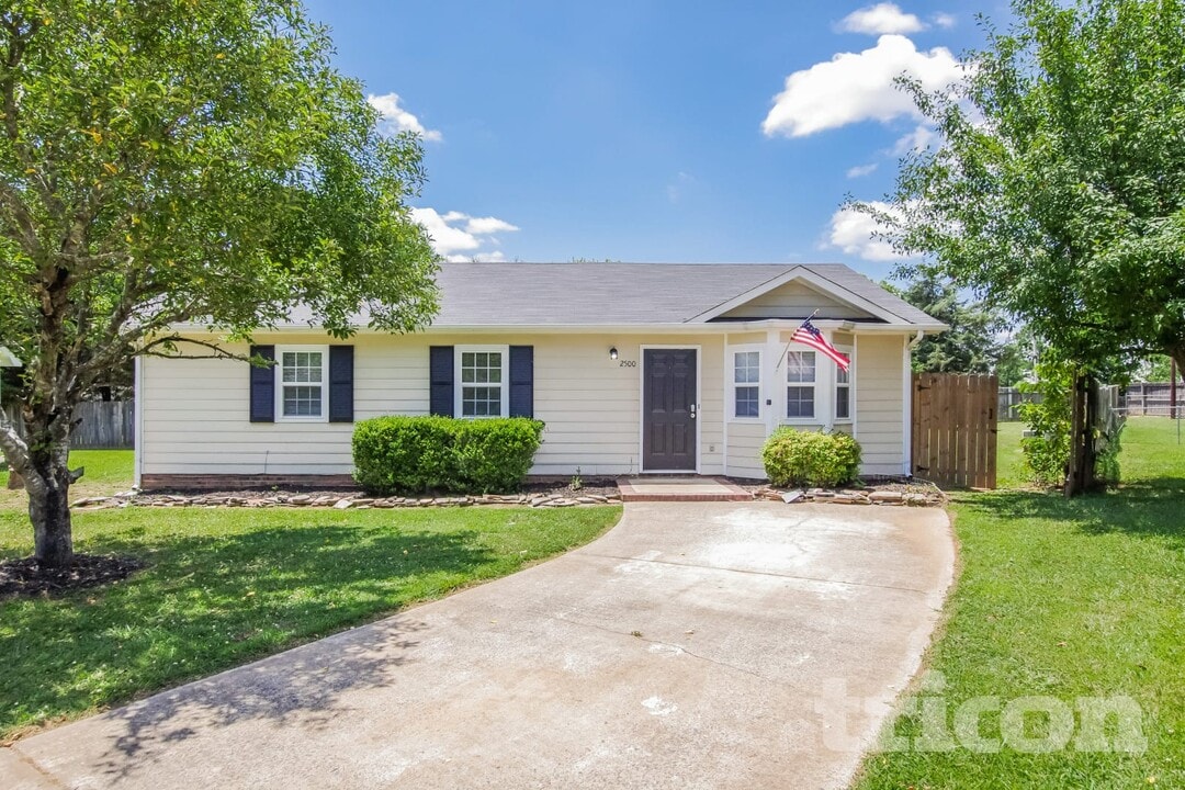 2500 Justin Ct in Monroe, NC - Building Photo