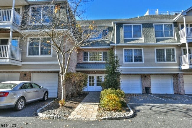 property at 203 Central Pk Pl