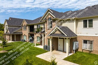 2670 Barrington Square in Auburn Hills, MI - Building Photo - Building Photo