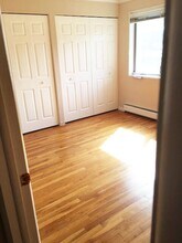 1225 Island Dr, Unit 104 in Ann Arbor, MI - Foto de edificio - Building Photo