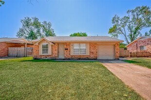 7027 Inkberry Dr in Houston, TX - Building Photo