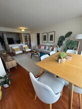 5809 Nicholson Ln, Unit Wisconsin Building #214 in Rockville, MD - Foto de edificio - Building Photo