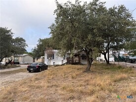 1430 Willow Dr in Canyon Lake, TX - Building Photo