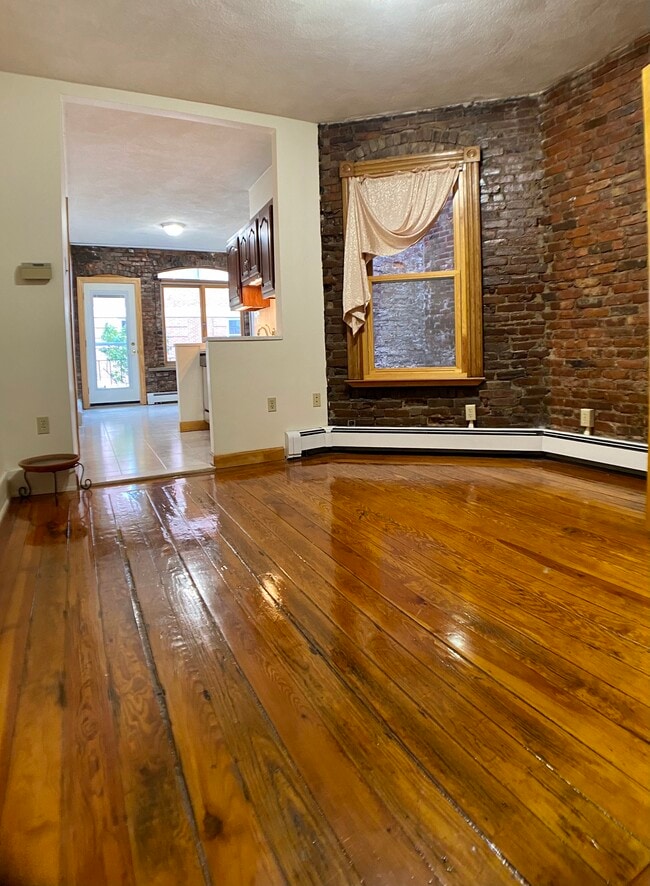 69 Baldwin St, Unit #2, Unit #2