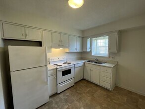 5805 Hunting Ridge Ln in Charlotte, NC - Building Photo - Building Photo