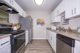 Park Vue in Santa Rosa, CA - Building Photo - Interior Photo
