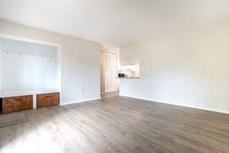 301 Lula Belle Ln NW in Fort Walton Beach, FL - Building Photo - Building Photo