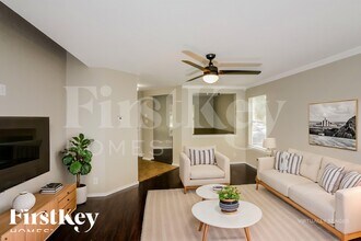 4623 Adkins Trail, Unit A9-3307 in San Antonio, TX - Foto de edificio - Building Photo