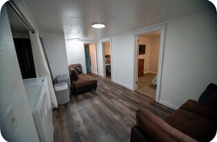 205 S Washington St in Kennewick, WA - Building Photo