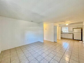 3826 Lakeshore Dr in Tampa, FL - Foto de edificio - Building Photo