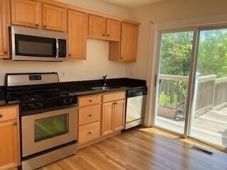 88 N Main St in Westford, MA - Building Photo