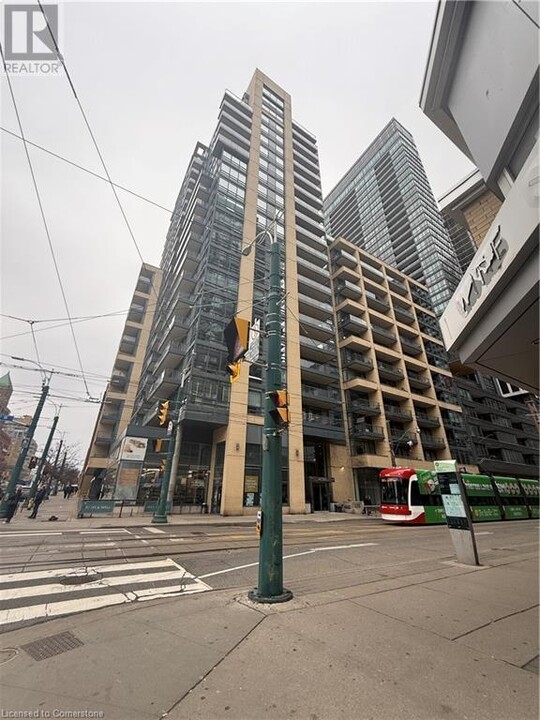 438 King St W in Toronto, ON - Building Photo