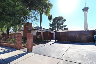 2100 Santa Ynez Dr in Las Vegas, NV - Building Photo