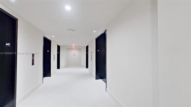 601 NW 1st Ct in Miami, FL - Building Photo - Building Photo