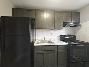 308 Main St in Darby, PA - Foto de edificio - Building Photo