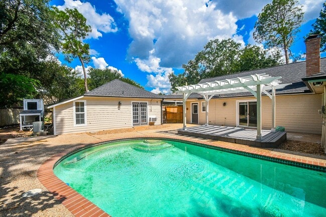 1006 White Sands Rd