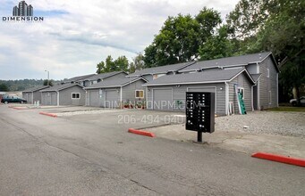 2 Bed 1.5 bath Large Townhome With Garage in Auburn, WA - Foto de edificio - Building Photo