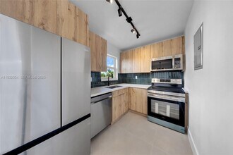 5195 NE 18th Ave in Fort Lauderdale, FL - Building Photo - Building Photo