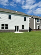 1067 Beck Wy in Westfield, IN - Foto de edificio - Building Photo